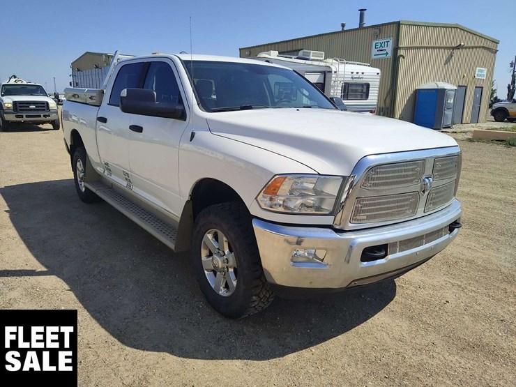 2014-ram-2500-slt-image-2