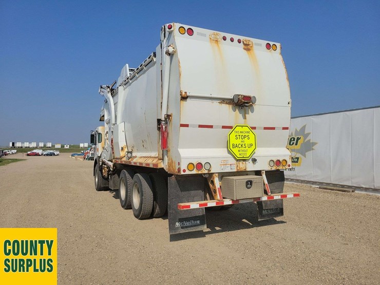 2020-peterbilt-520-image-3