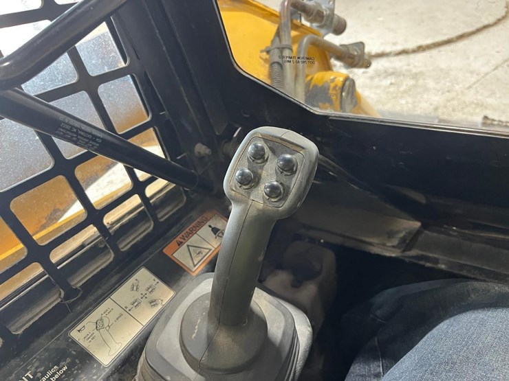 2018-john-deere-328-image-29