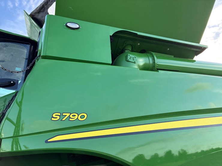 2024-john-deere-s790-image-30