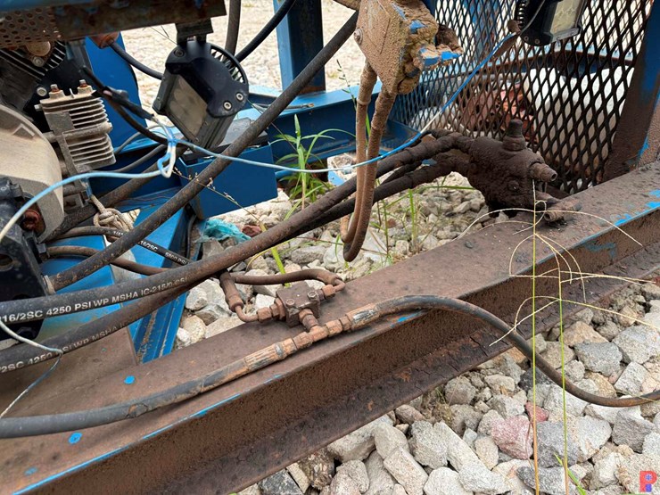 2014-luttrell-welding-services-19’-x-96”-t/a-bumper-pull-hydraulic-reel-trailer-image-12