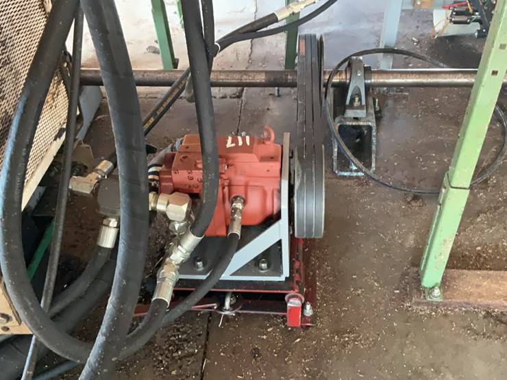 #117-•-lineshaft-with-hyd-pump-and-tank-image-14