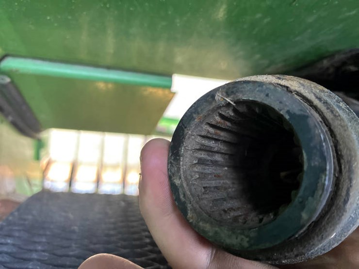 2019-john-deere-560m-image-19