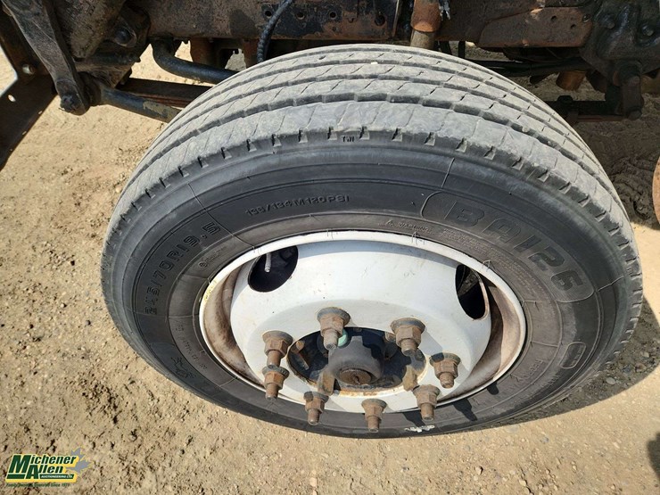 2002-ford-f650-image-25
