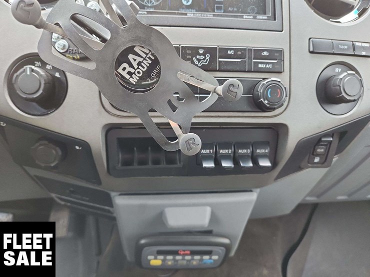 2011-ford-f550-image-14