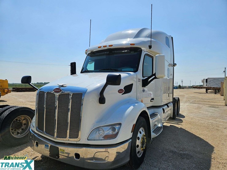 2020-peterbilt-579-image-1