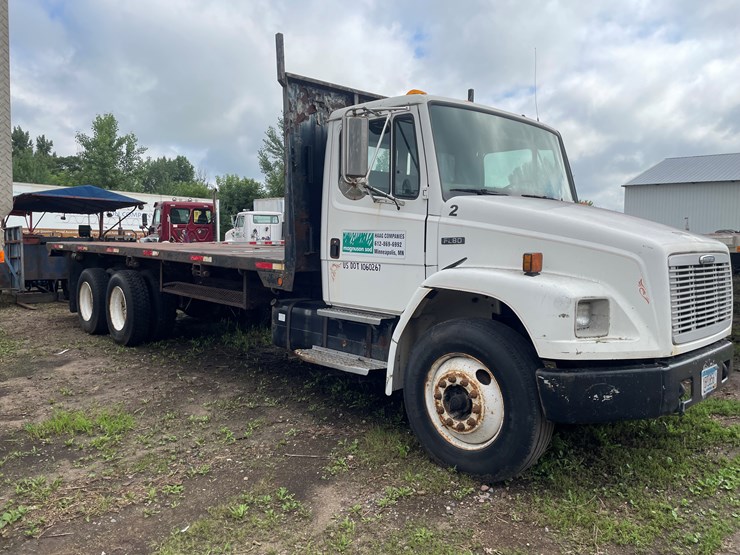 2002-freightliner-fl80-image-6