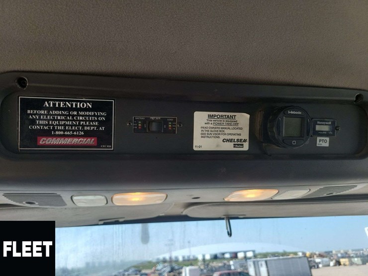 2015-freightliner-108sd-image-13