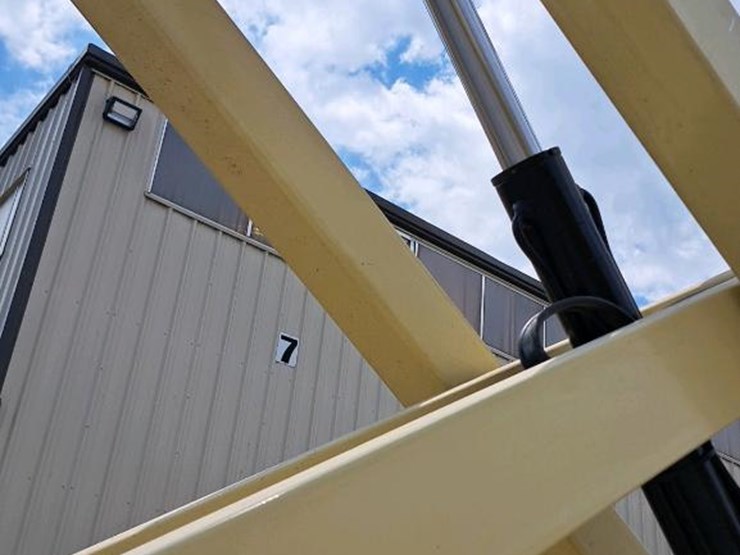 2016-jlg-2632es-image-26