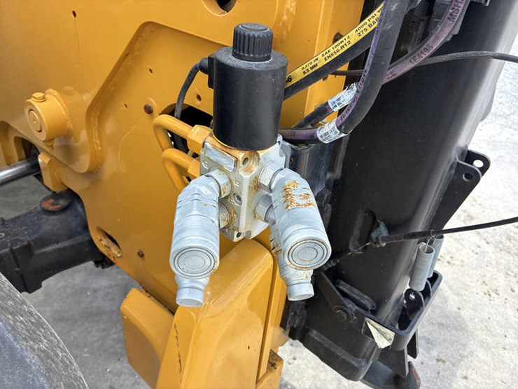 2018-caterpillar-th408d-image-38