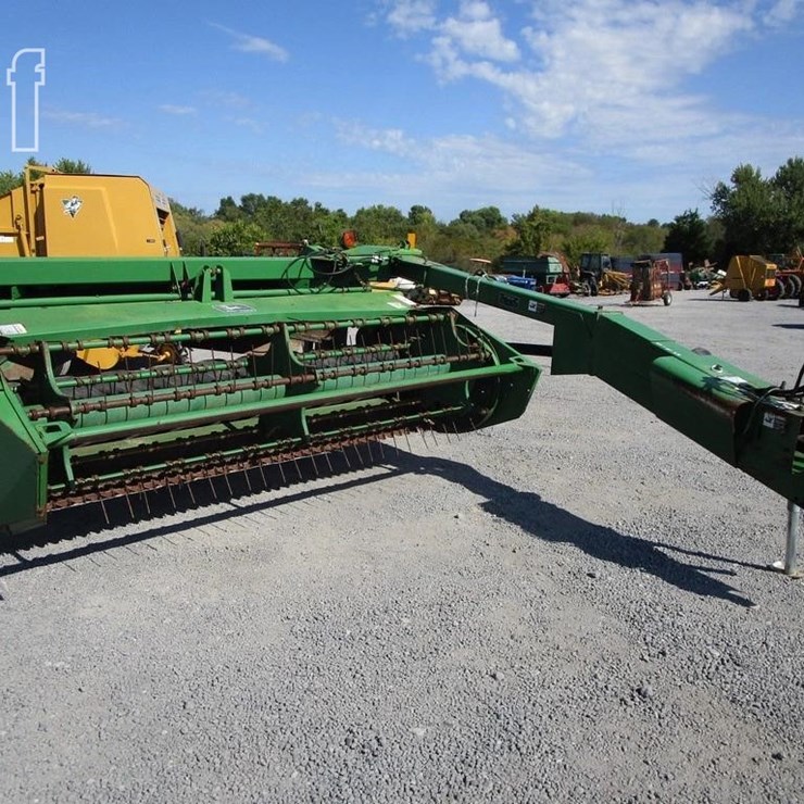 JOHN DEERE 820