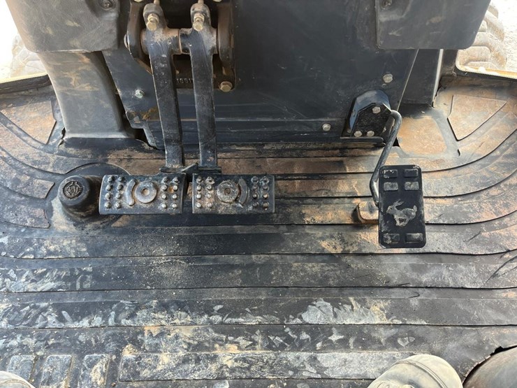 deere-410g-image-41