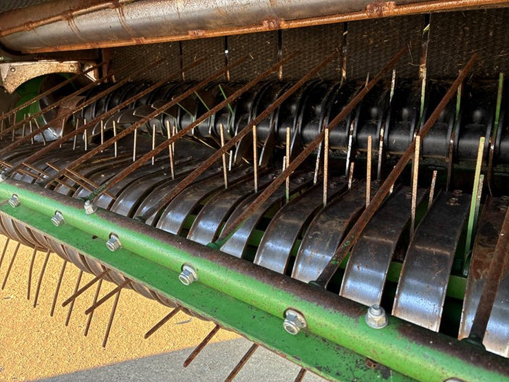 2019-john-deere-560m-image-15