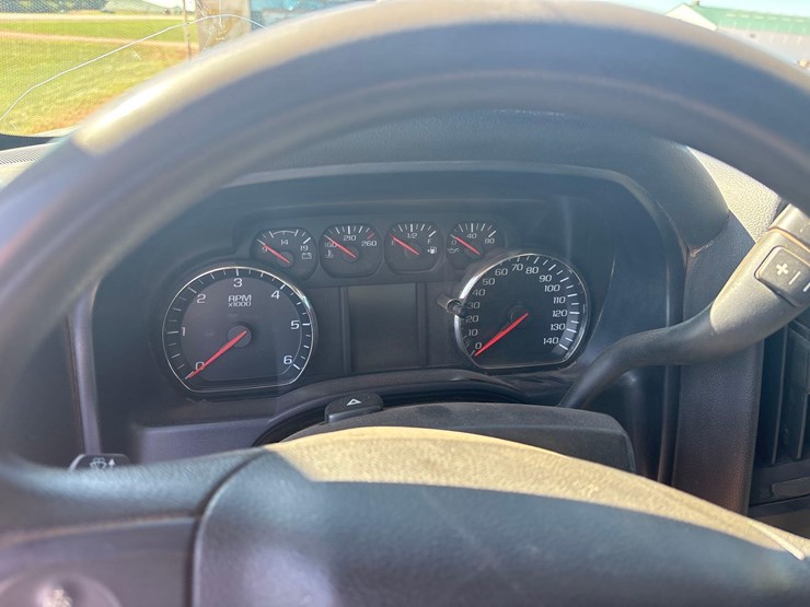 2015-chevrolet-k3500hd-image-16