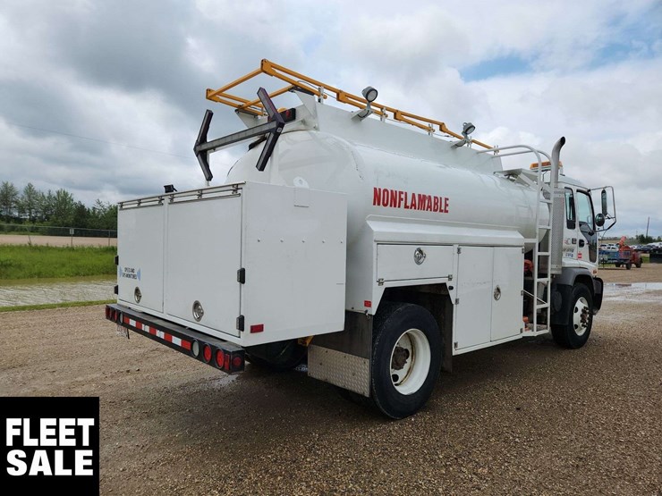 2007-gmc-t8500-image-3