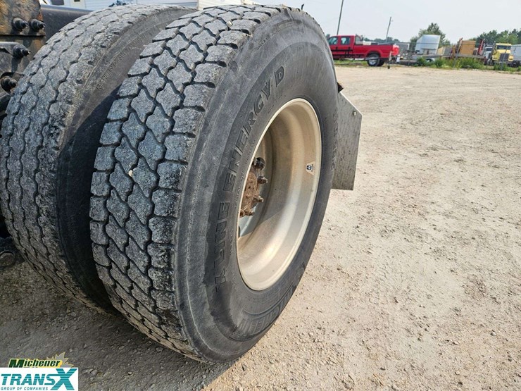 2020-peterbilt-579-image-14