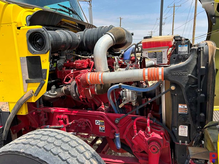 2013-kenworth-t800-image-15