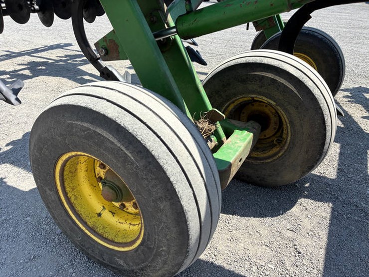 john-deere-2700-image-6
