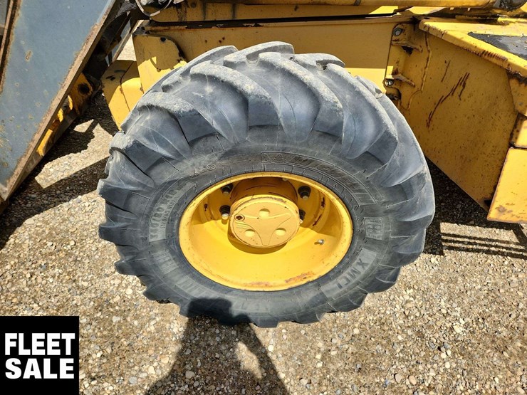 2007-deere-410j-image-15