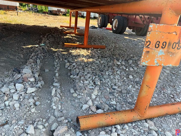(2-x-$)-27’l-x-43”-t-framed-pipe-racks-image-2
