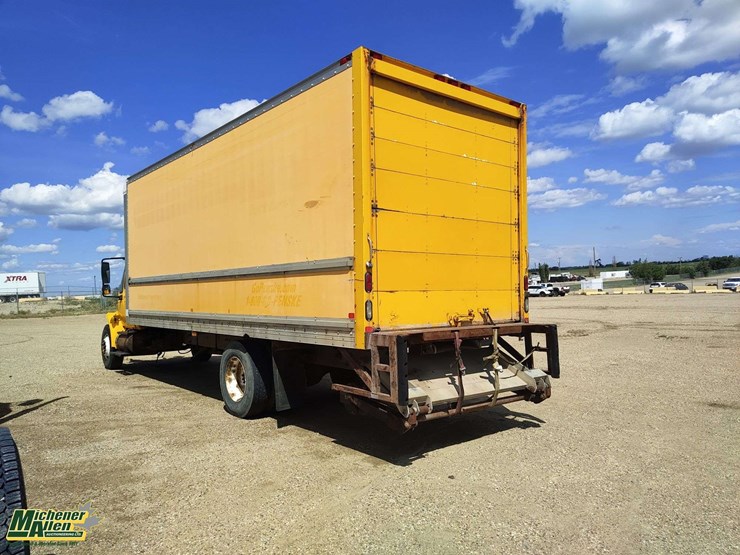 2009-international-durastar-4300-image-3