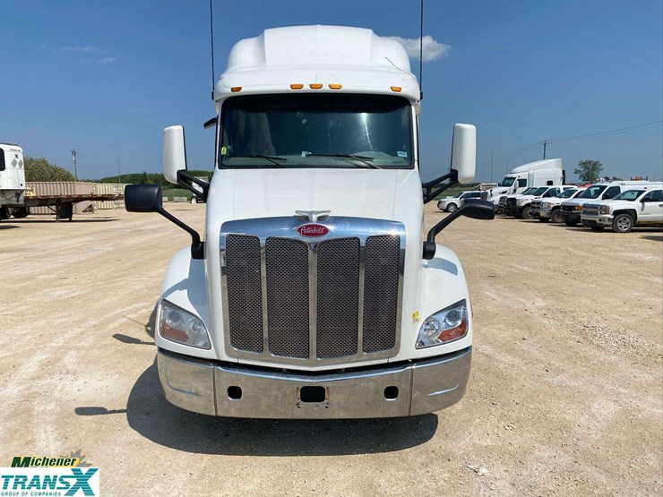 2020-peterbilt-579-image-12