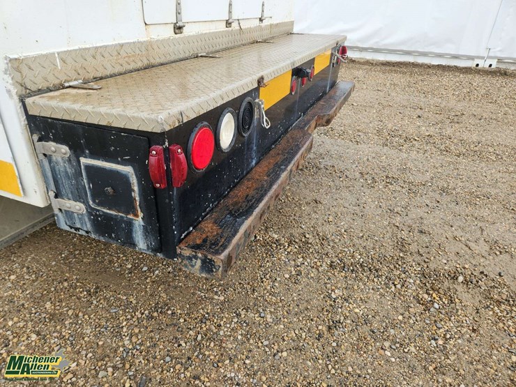 2004-ford-f550-image-38