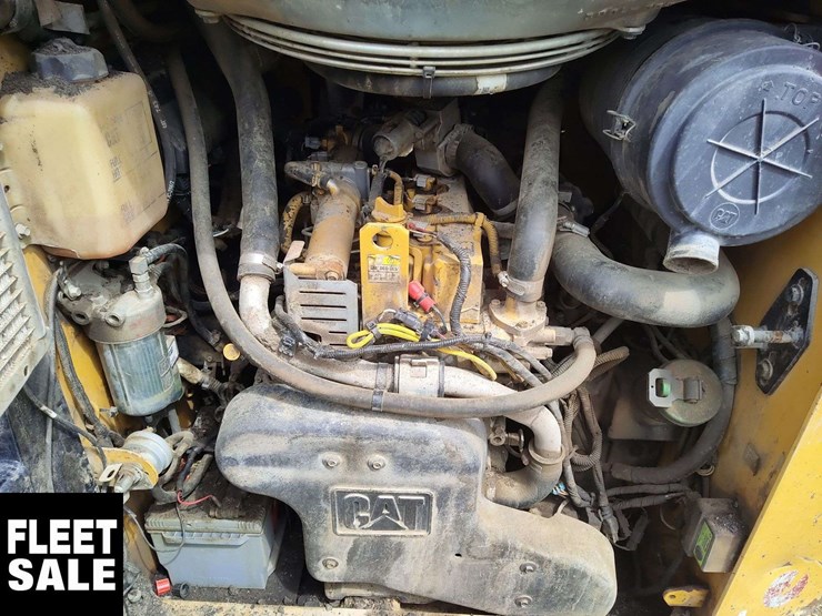 2019-caterpillar-262d-image-11