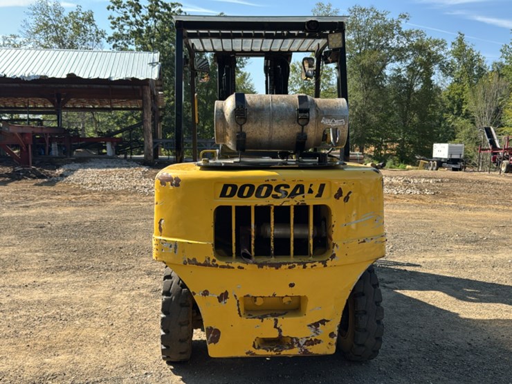 #269-•-doosan-g35-forklift-image-4