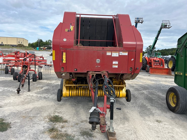 new-holland-br7070-image-2