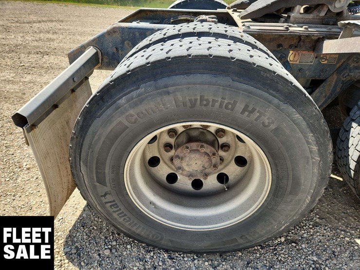 2014-kenworth-t660-image-22