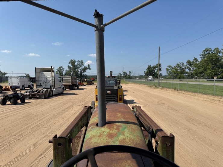 john-deere-2840-image-28