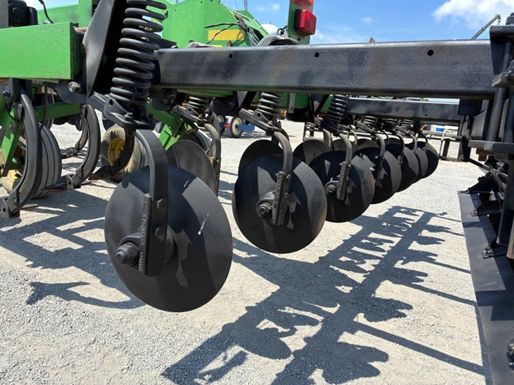 john-deere-2700-image-16