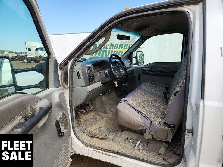 2004-ford-f350-image-13