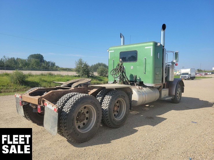 2009-peterbilt-367-image-4