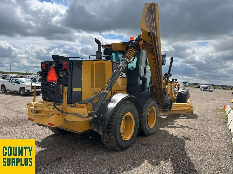 2017-deere-870g-image-18
