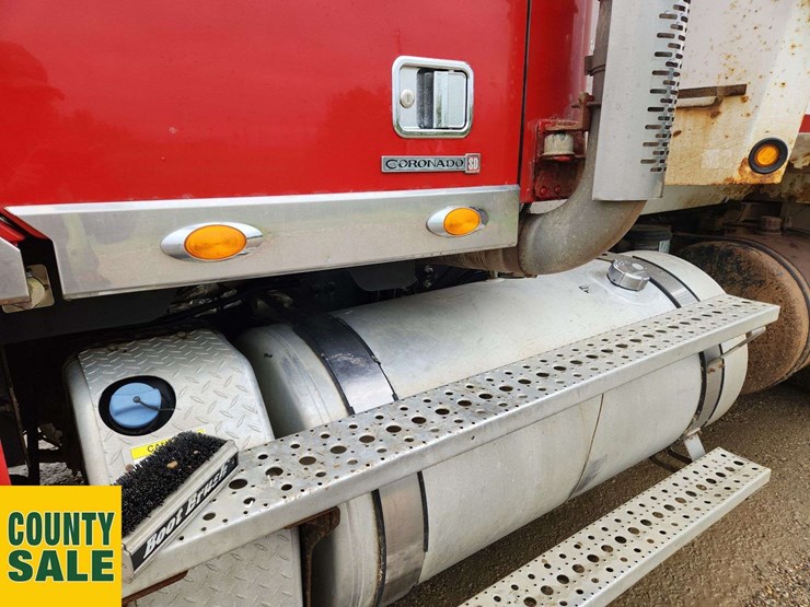 2012-freightliner-coronado-122-sd-image-33
