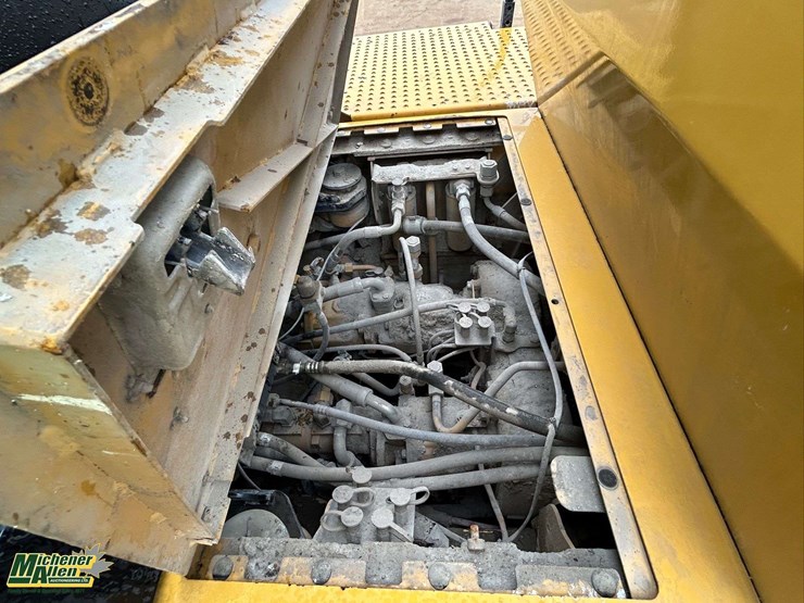 2016-caterpillar-836k-image-38