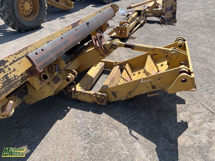 1989-caterpillar-140g-image-3