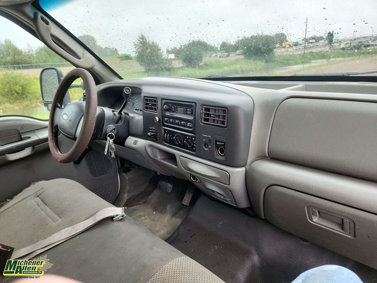 2004-ford-f550-image-17