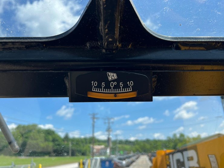 2015-jcb-507-42-image-39