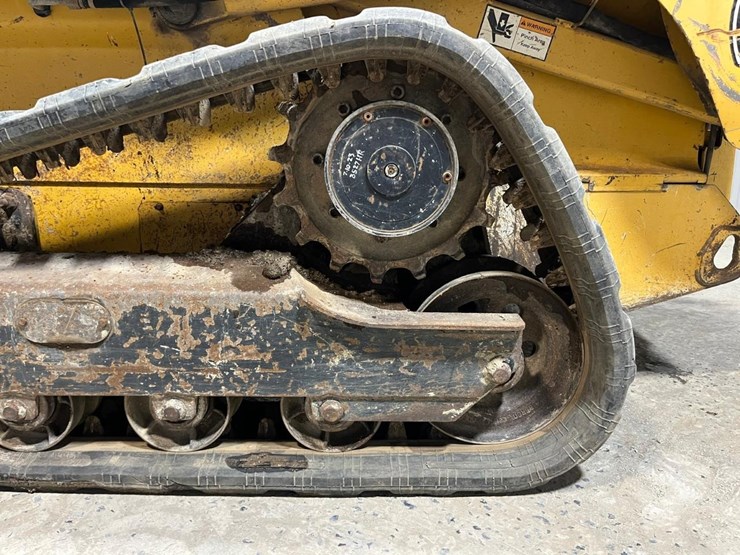 deere-ct322-image-15