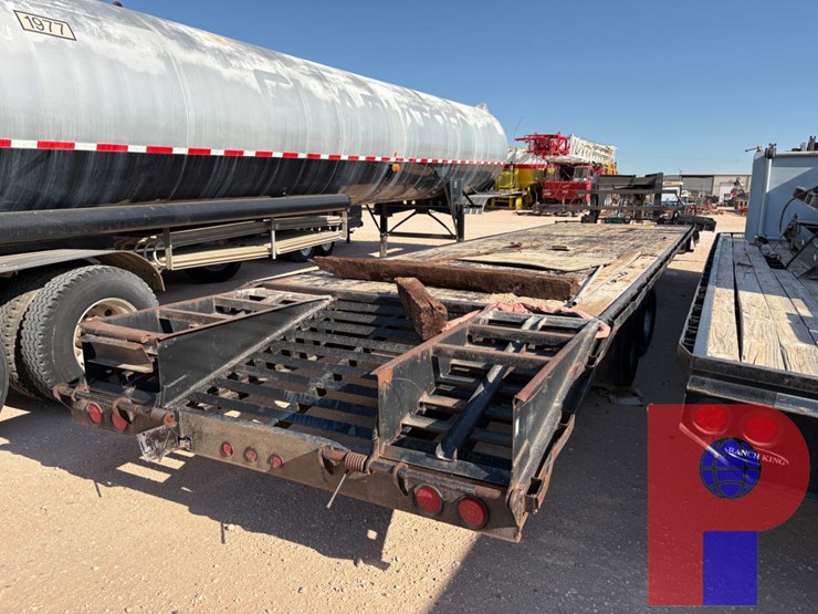 2012-bestbilt--35’-x-101”-t/a-gooseneck-trailer-image-4