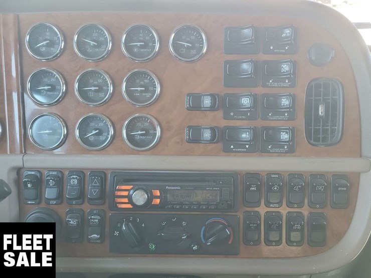 2009-peterbilt-367-image-21