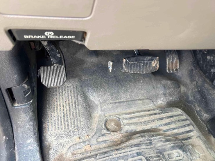 2018-ford-f550-xl-image-37