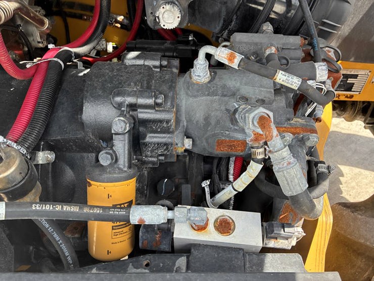 2018-caterpillar-th408d-image-68