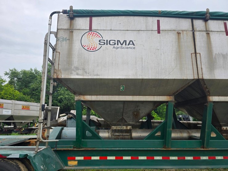 2013-doyle-dry-fertilizer-tender-trailer---kubota-diesel,-3-stainless-compartments,-side-discharge-image-26