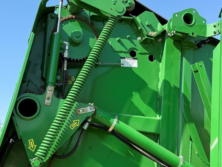 2021-john-deere-450e-image-6