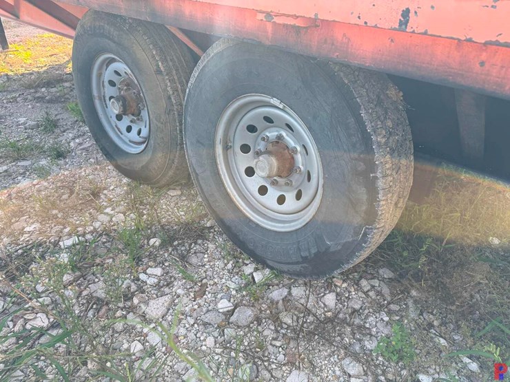 2011-centex-trailers-16’-x-102”-t/a-sgl.-whl.-flatbed-gooseneck-trailer-image-8