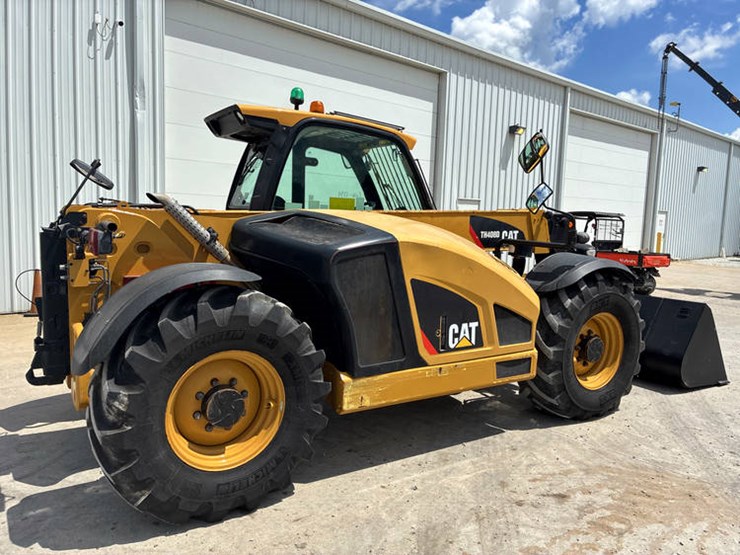 2018-caterpillar-th408d-image-5